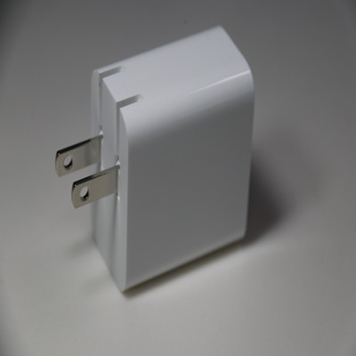 适配器电源（折叠型）注塑白色外壳