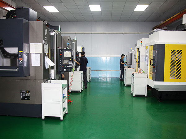 立新塑胶-企业CNC机台设备